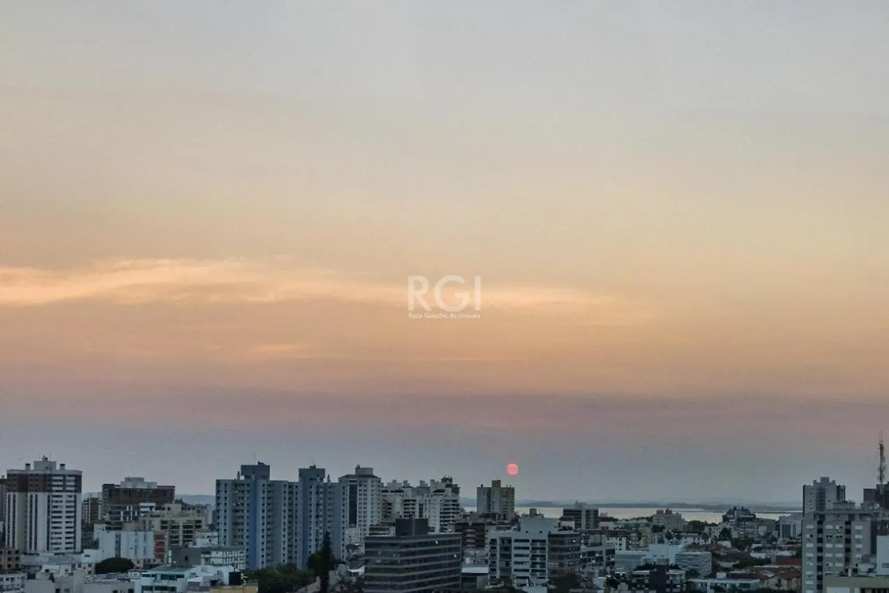 905 A Sua Casa Em Porto Alegre Na Regiao Central Da Cidade 0*,  Brasil